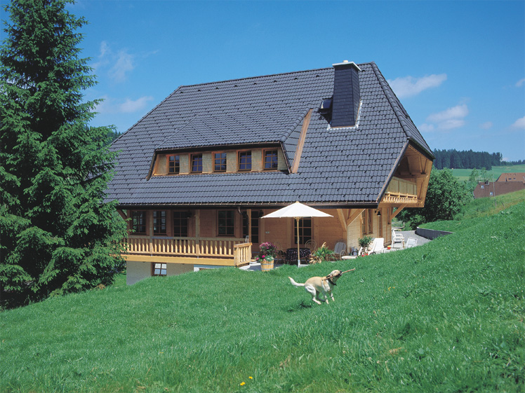 Черепица цементно-песчаная Франкфуртская, Braas, черный